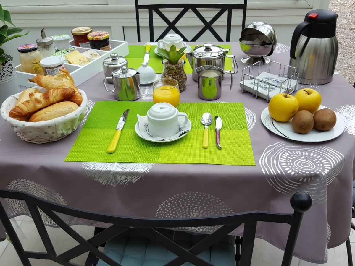 Les Lavandines Hotel Монтаняк Екстериор снимка