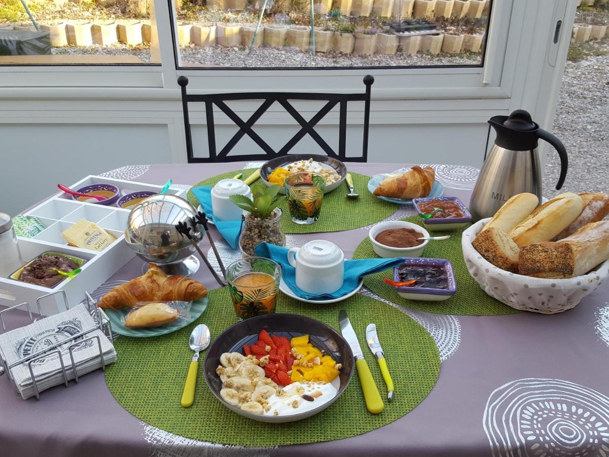 Les Lavandines Hotel Монтаняк Екстериор снимка