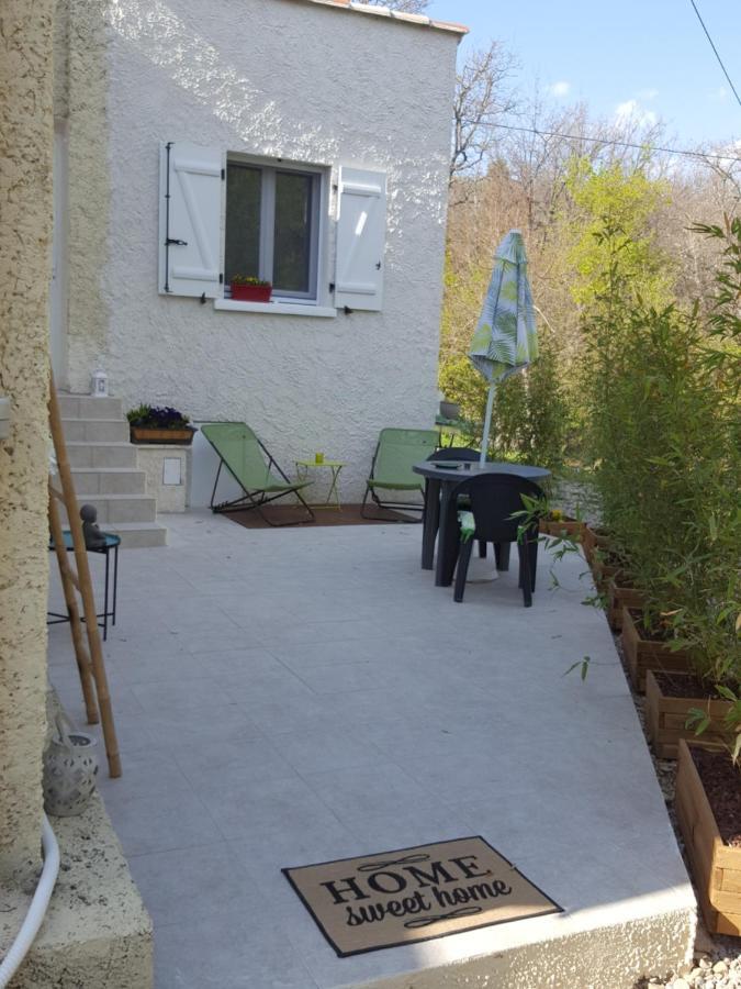 Les Lavandines Hotel Монтаняк Екстериор снимка